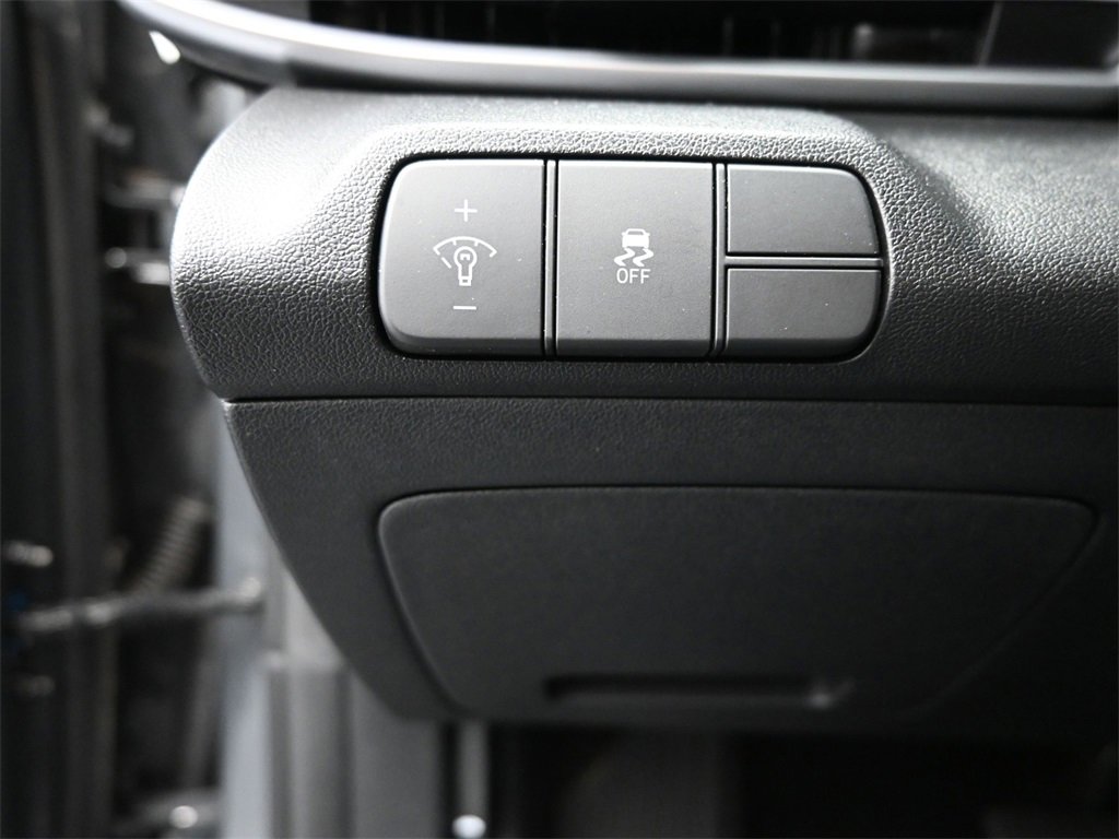 Used 2025 Hyundai Elantra SEL image 29