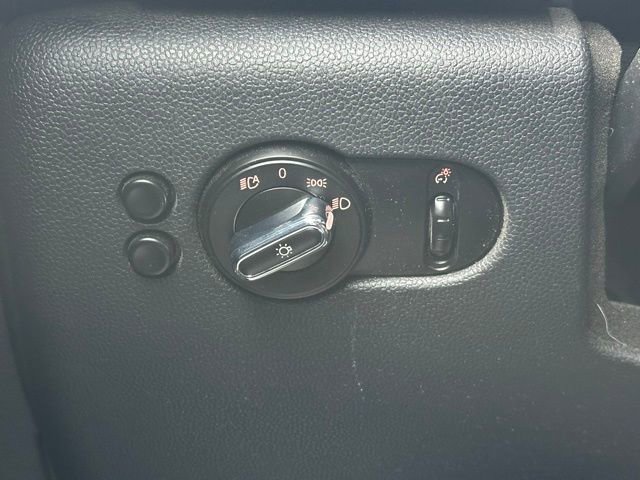 Used 2016 MINI Cooper Convertible image 17