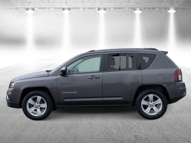 Used 2017 Jeep Compass Latitude AWD/4WD image 5