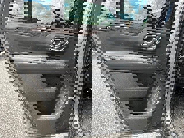 Used 2021 Chevrolet Tahoe LT w/ LT Signature Package image 20