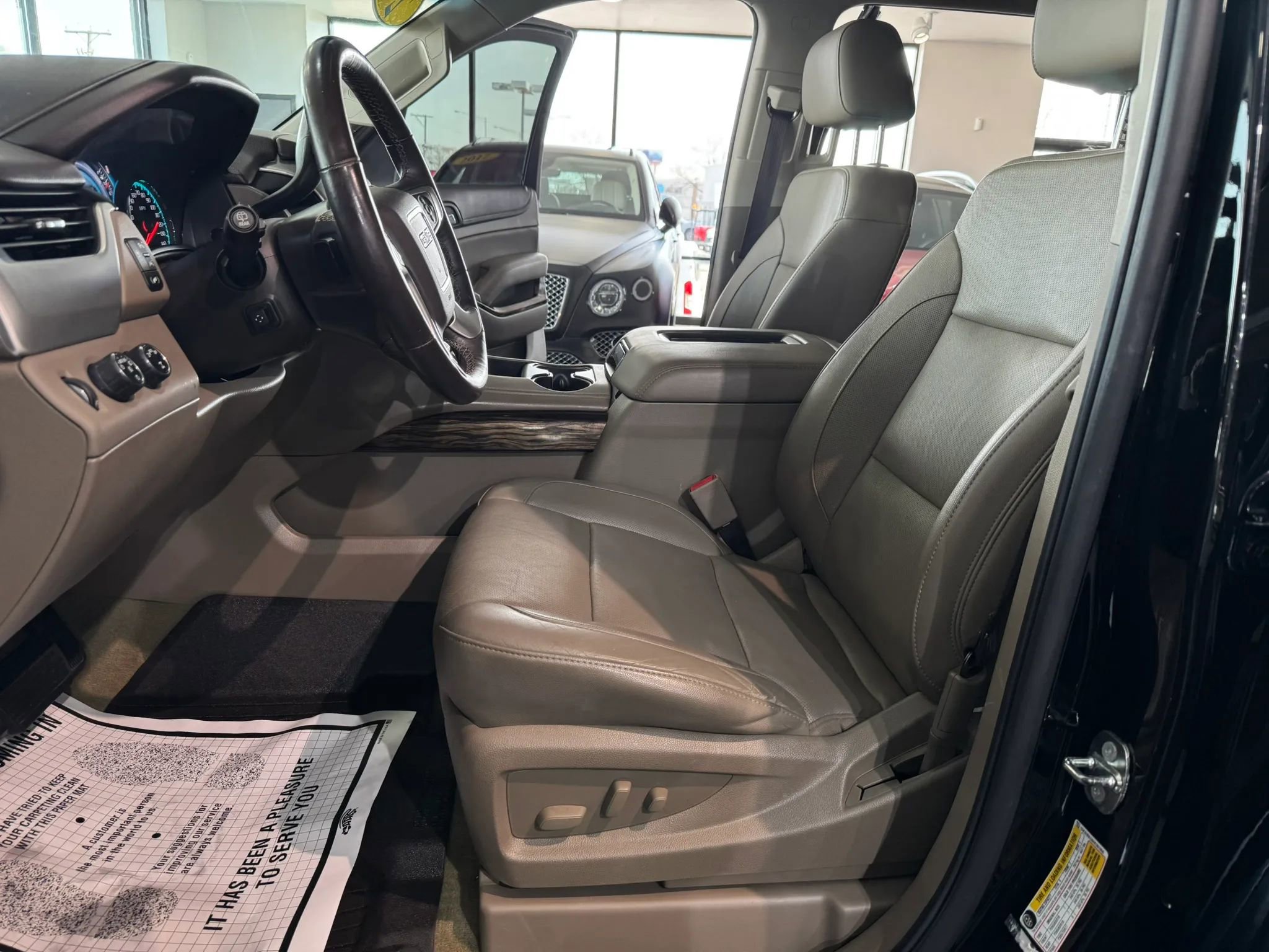Used 2017 GMC Yukon SLT AWD/4WD image 8