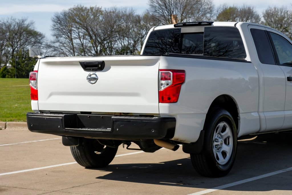 Used 2021 Nissan Titan S image 12