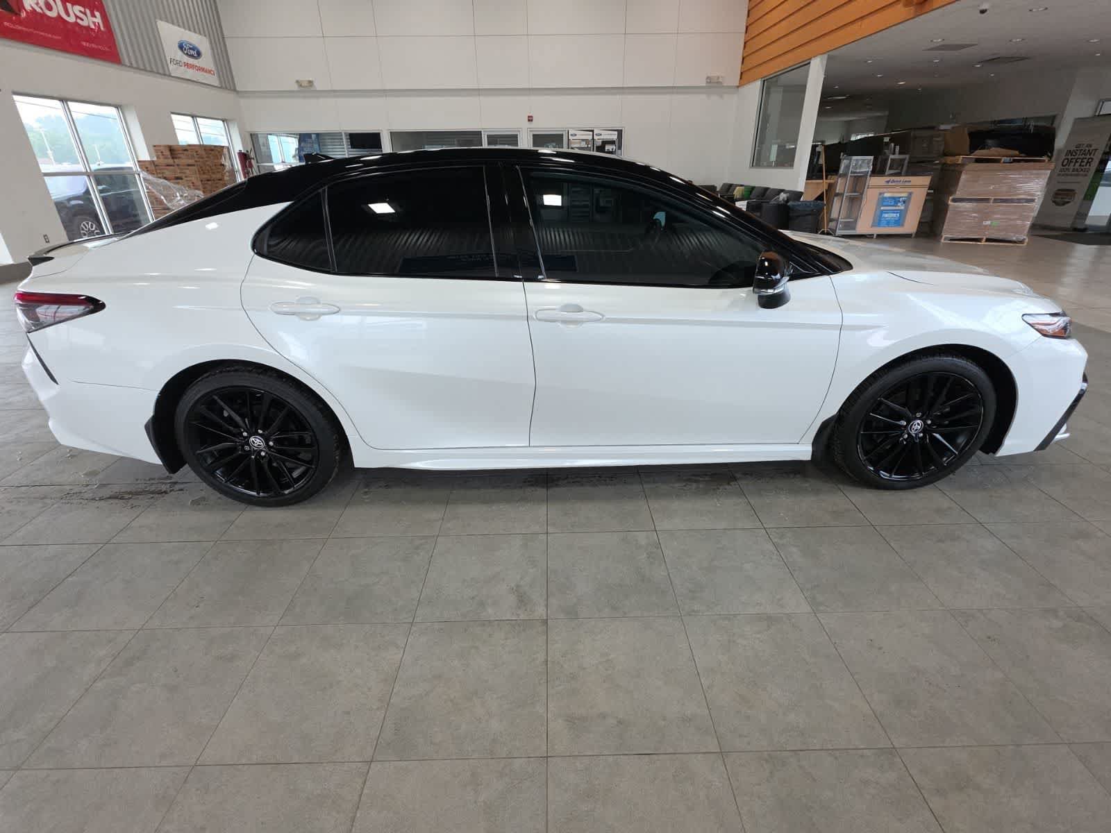 Used 2021 Toyota Camry XSE FWD image 6