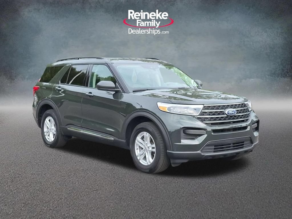 Used 2023 Ford Explorer XLT AWD/4WD image 3