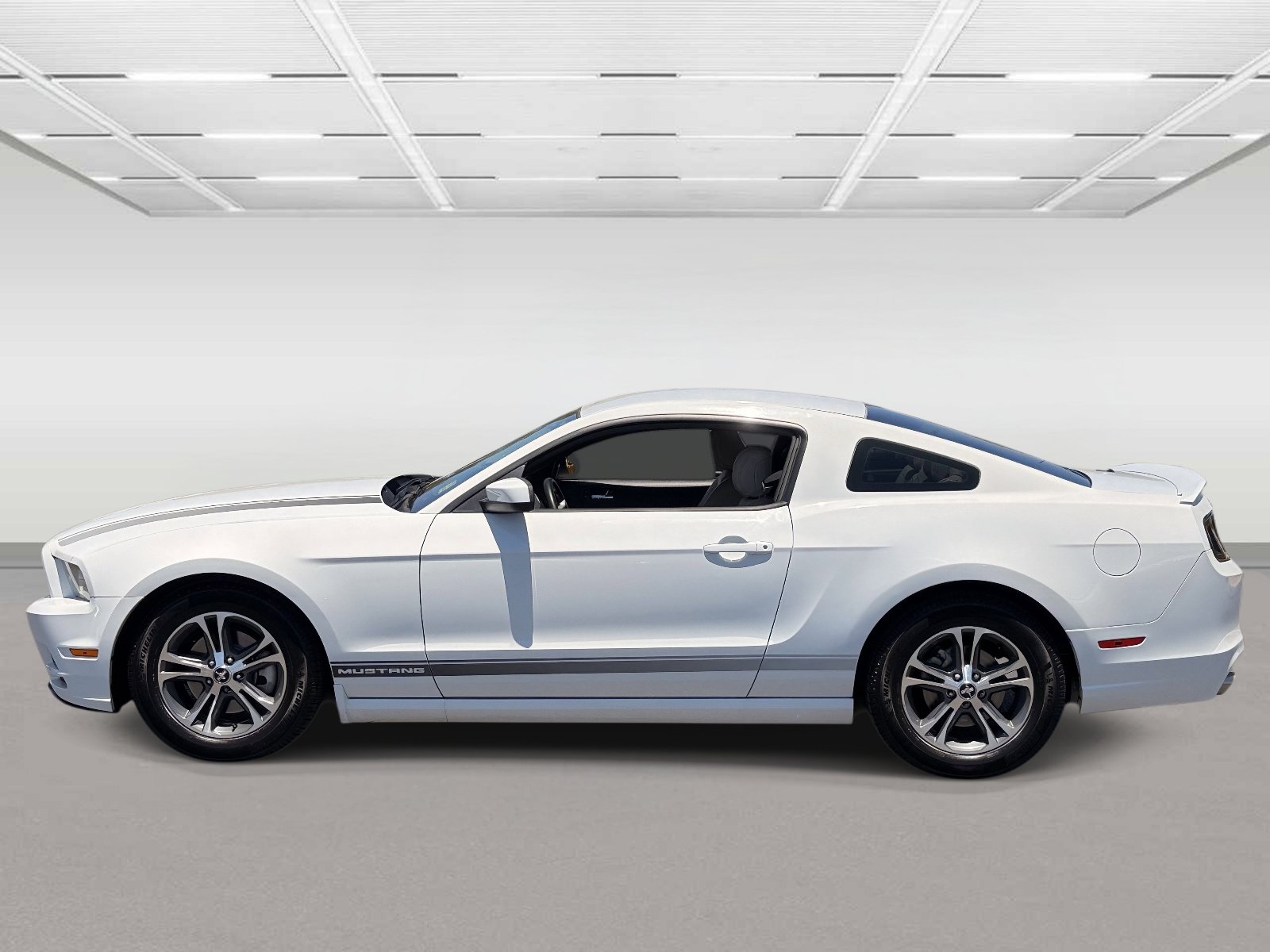 Used 2014 Ford Mustang Premium w/ Electronics Package RWD image 2