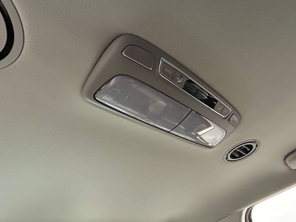 Used 2024 Kia Telluride S FWD image 40