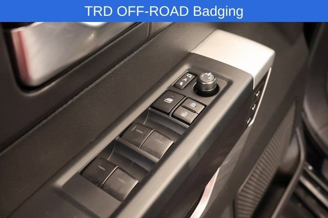 Used 2025 Toyota Sequoia Platinum image 11