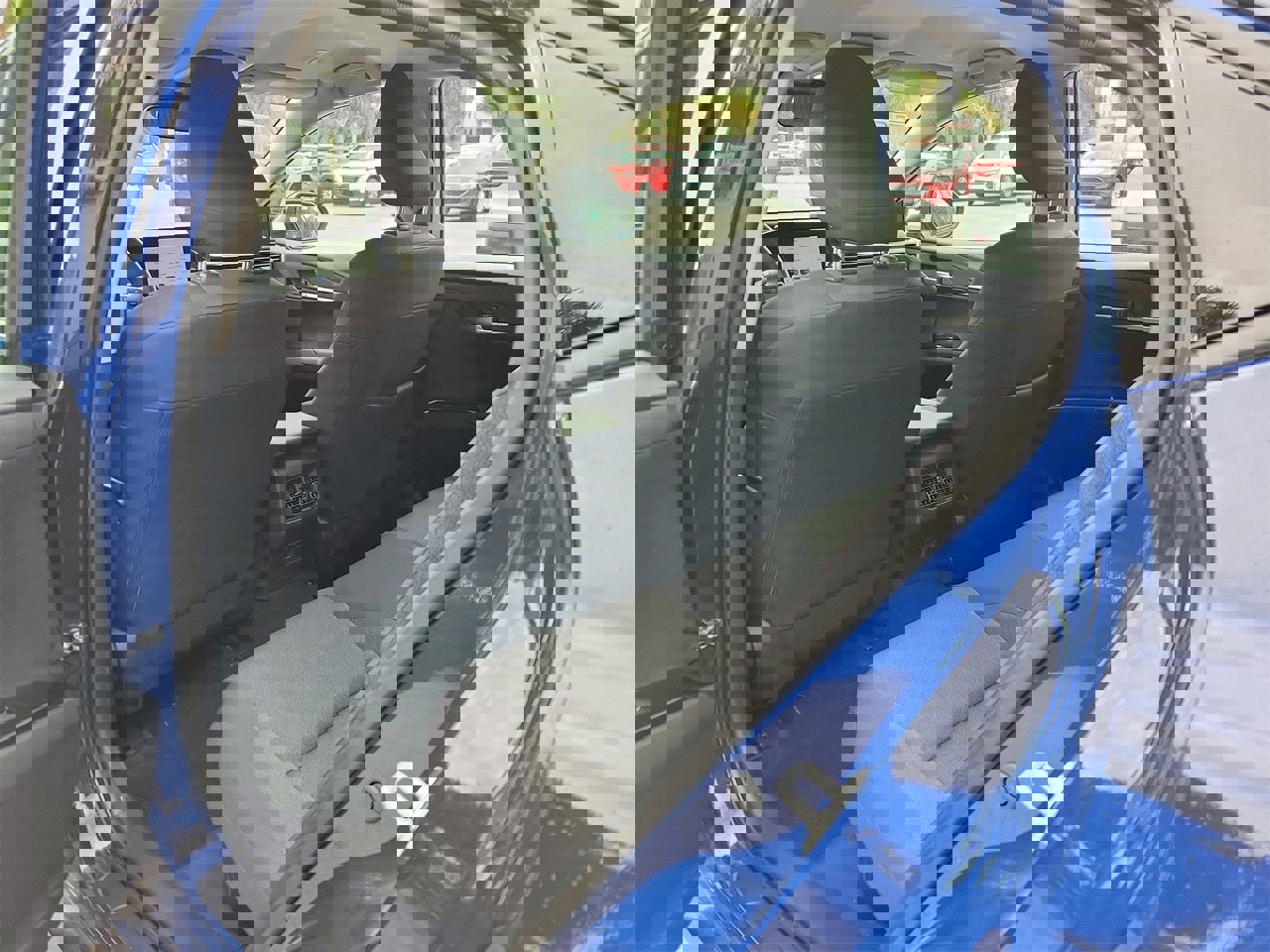 Used 2025 Toyota Camry LE image 10