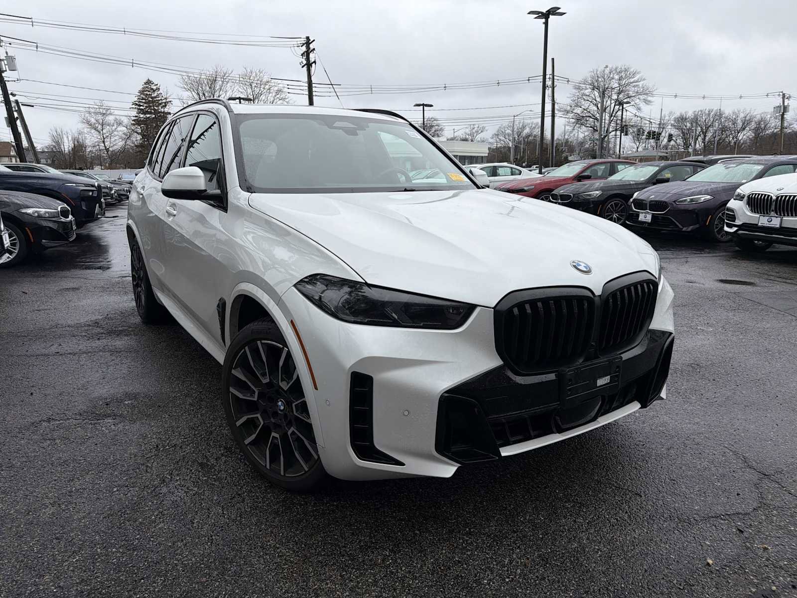 Certified 2024 BMW X5 xDrive40i w/ M Sport Package image 2