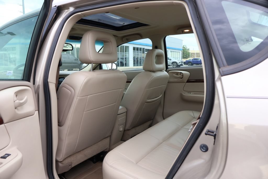 Used 2002 Chevrolet Impala LS w/ Preferred Equipment Group FWD image 33