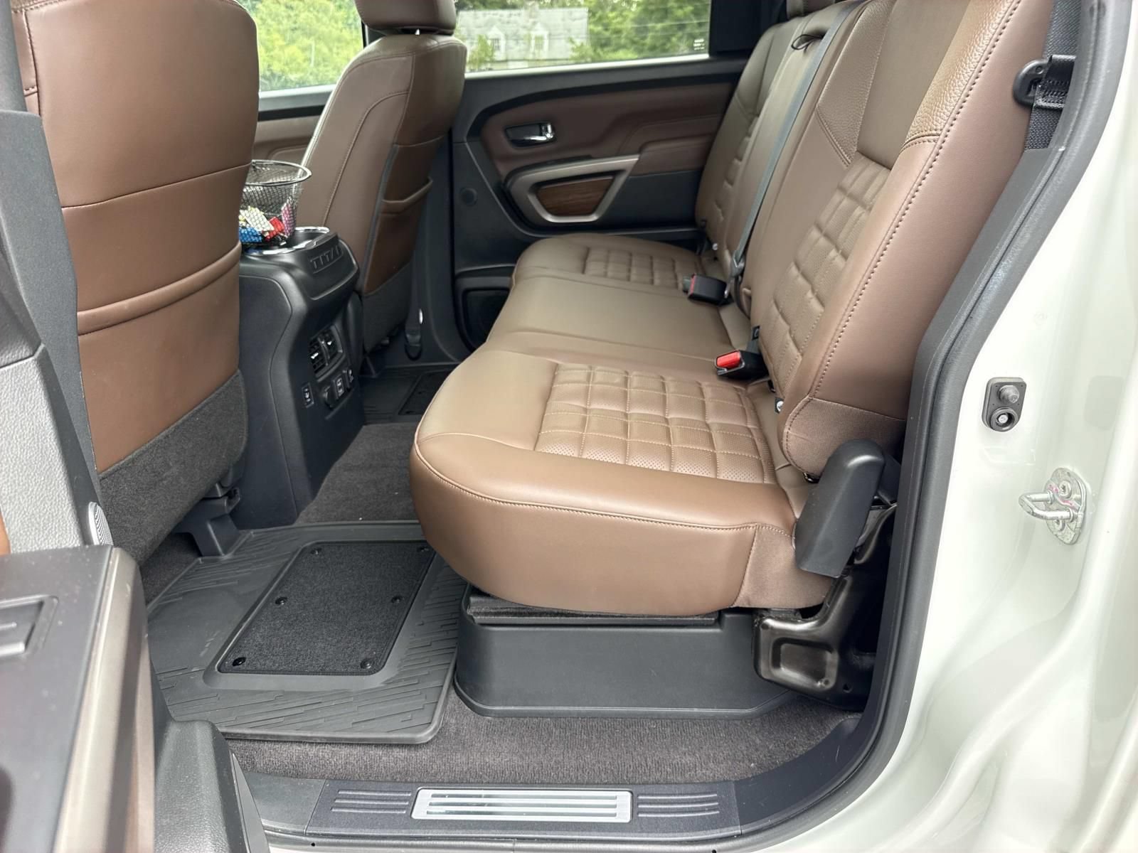 Used 2021 Nissan Titan Platinum Reserve w/ Moonroof Package AWD/4WD image 28