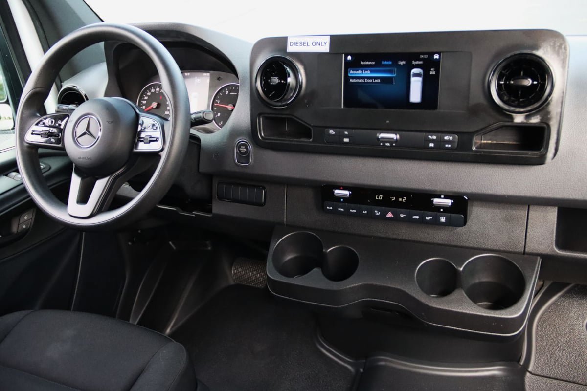 Used 2024 Mercedes-Benz Sprinter 2500 image 39