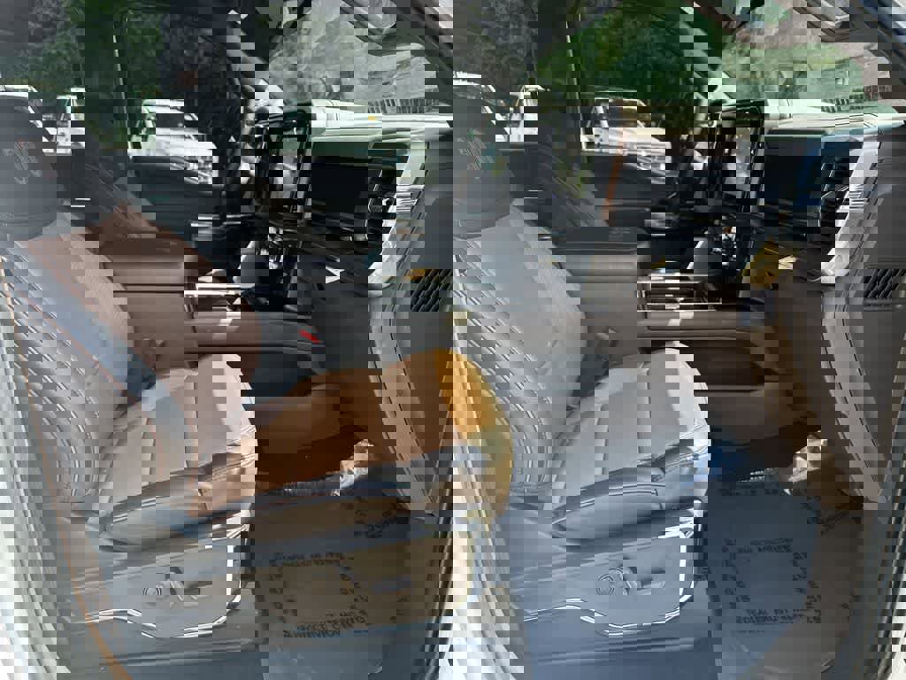 Used 2025 Ford F250 King Ranch w/ Chrome Package image 23