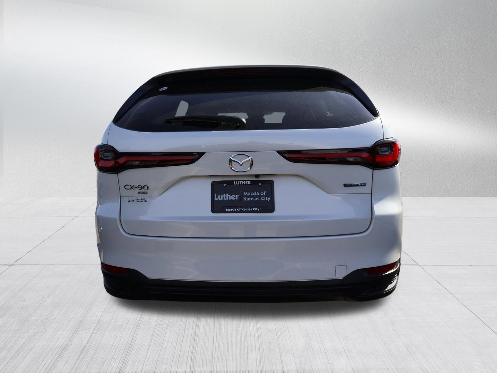 Used 2024 MAZDA CX-90 Plug-In Hybrid w/ Preferred image 5