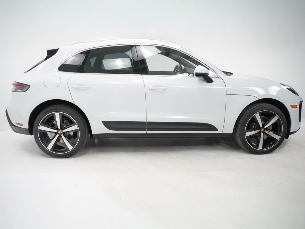 Certified 2026 Porsche Macan S AWD/4WD image 9