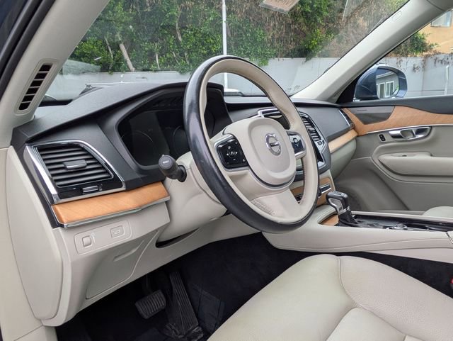 Used 2022 Volvo XC90 T6 Momentum w/ Advanced Package image 10