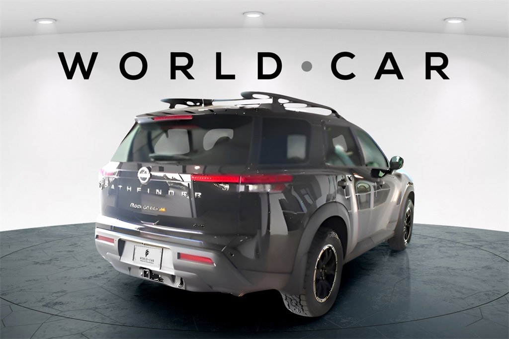 Used 2025 Nissan Pathfinder Rock Creek image 6