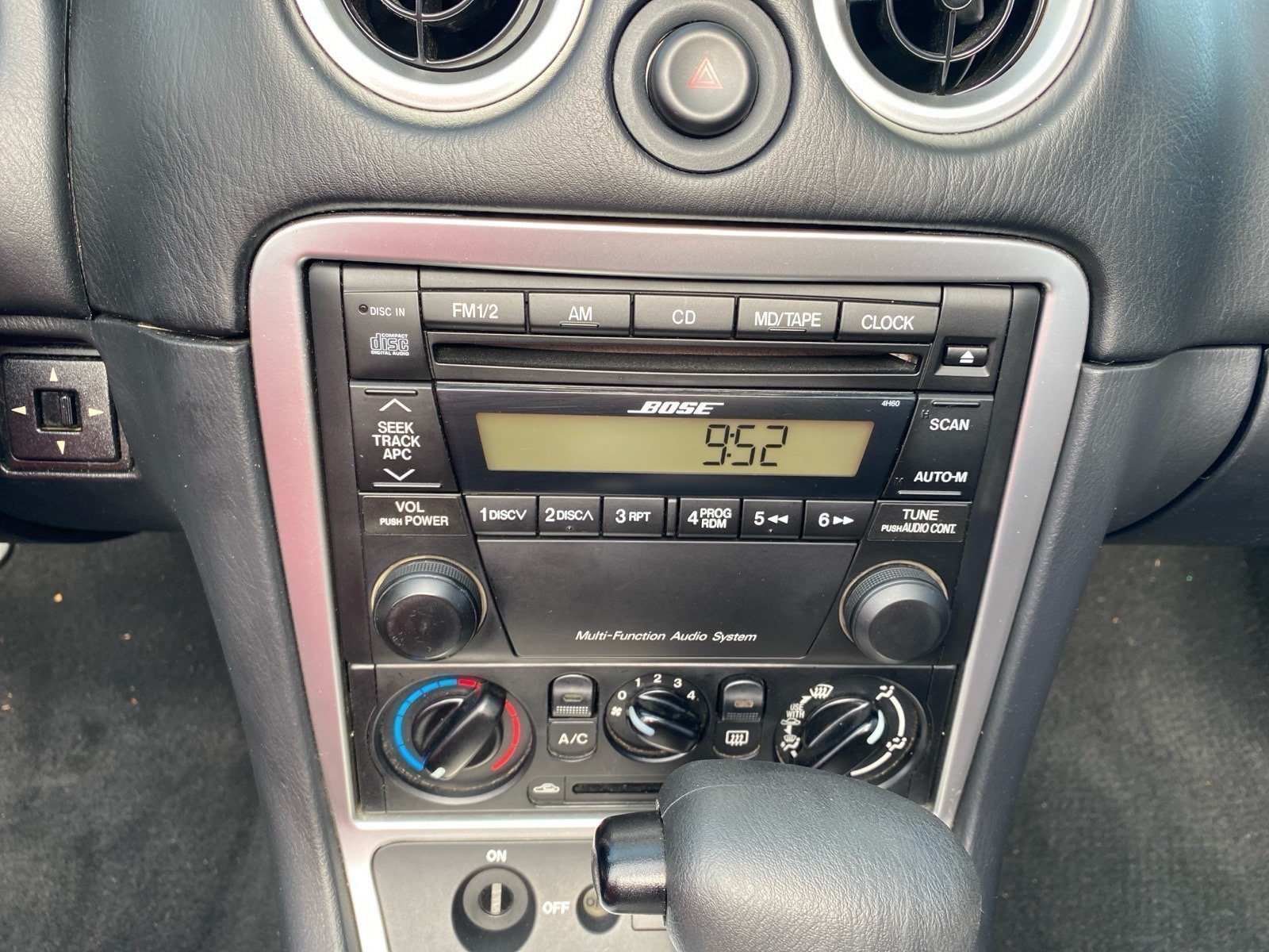 Used 2003 MAZDA MX-5 Miata RWD image 11