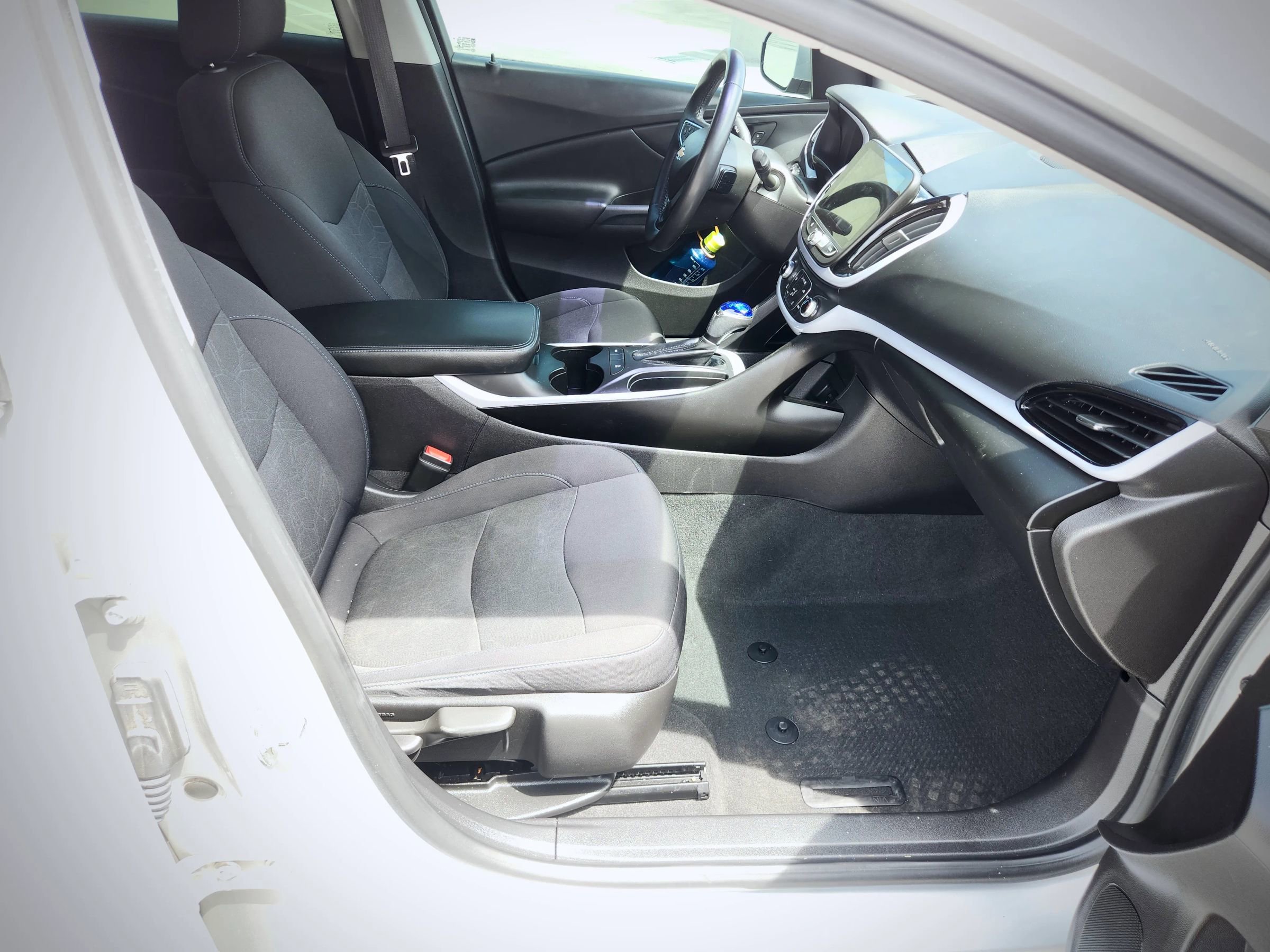 Used 2017 Chevrolet Volt LT FWD image 24