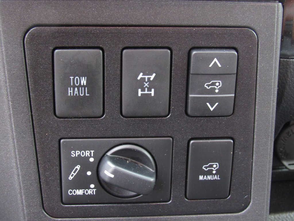 Used 2019 Toyota Sequoia Platinum image 40