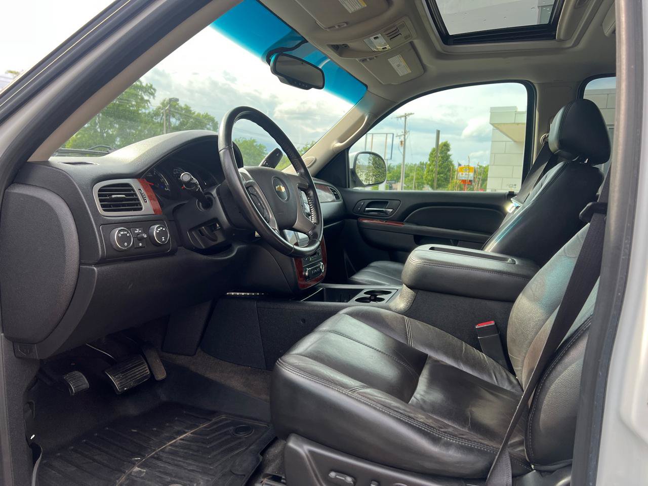 Used 2012 Chevrolet Tahoe LT AWD/4WD image 16