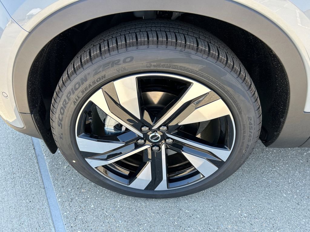 New 2026 Volvo XC40 B5 Ultra w/ Climate Package AWD/4WD image 8