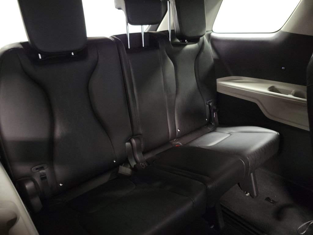 Used 2023 Kia Carnival LX FWD image 34