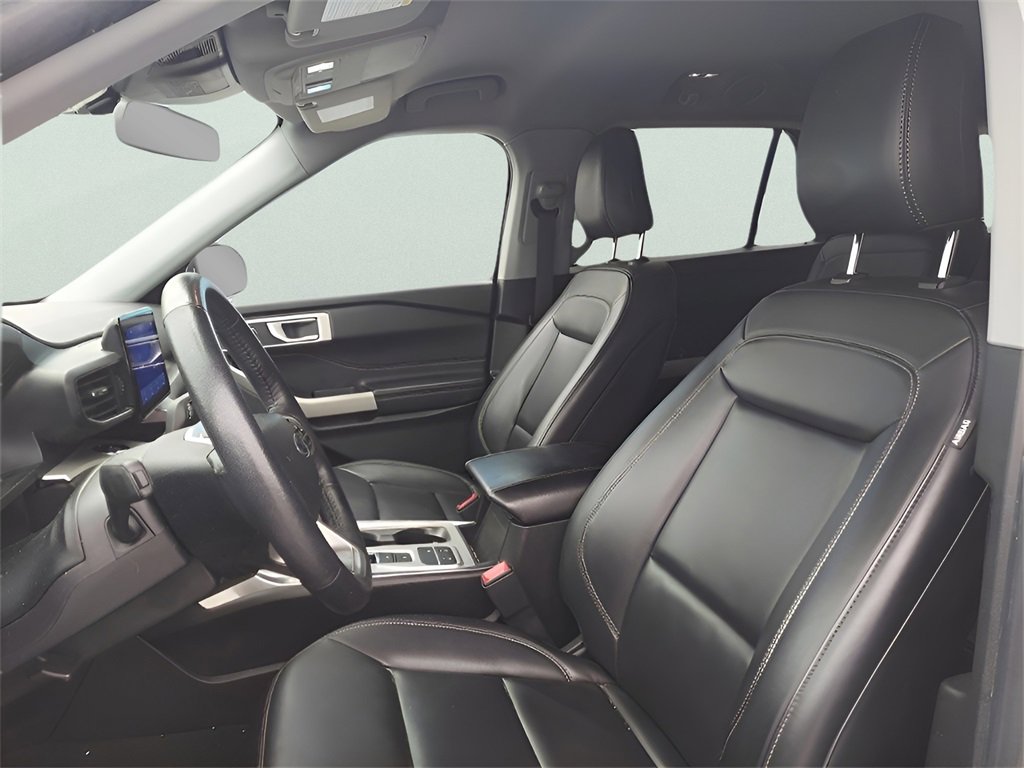 Used 2023 Ford Explorer XLT w/ Equipment Group 202A image 30