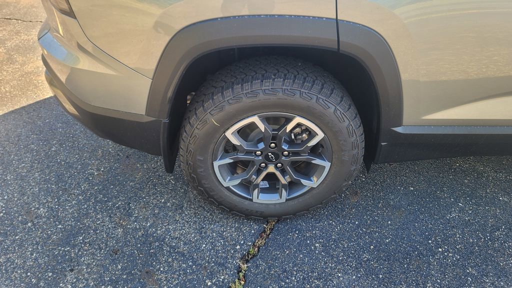 New 2026 Chevrolet Equinox ACTIV w/ Convenience Package III image 13
