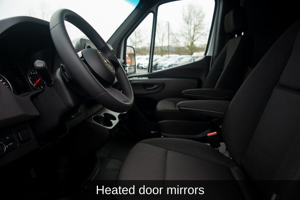 Used 2025 Mercedes-Benz Sprinter 2500 image 40