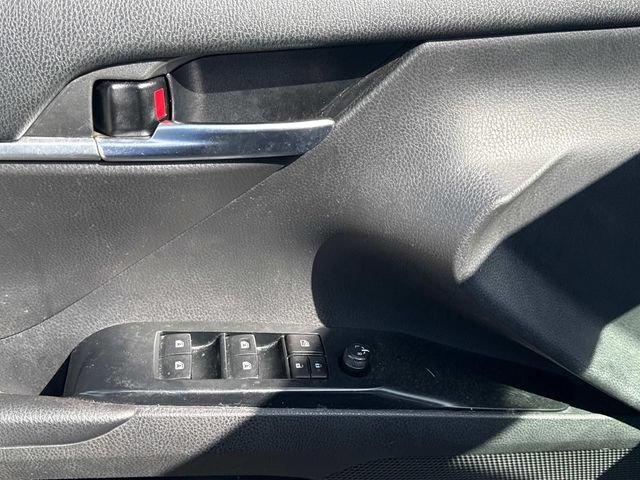 Used 2018 Toyota Camry SE w/ Audio Package FWD image 26