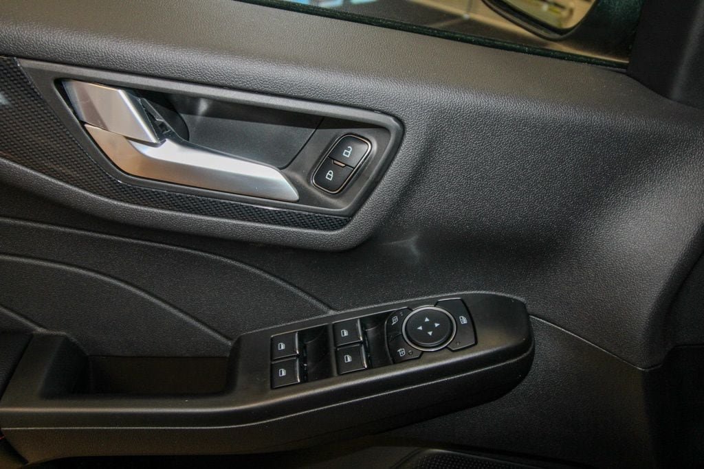 New 2026 Ford Escape ST-Line w/ Tech Pack #1 AWD/4WD image 18