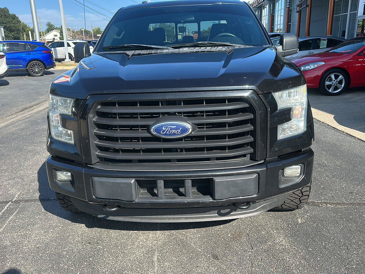 Used 2015 Ford F150 XLT w/ Equipment Group 302A Luxury AWD/4WD image 8