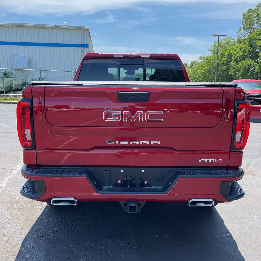 Used 2025 GMC Sierra 1500 AT4 w/ AT4 Premium Package AWD/4WD image 9