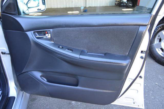 Used 2005 Toyota Corolla S image 26