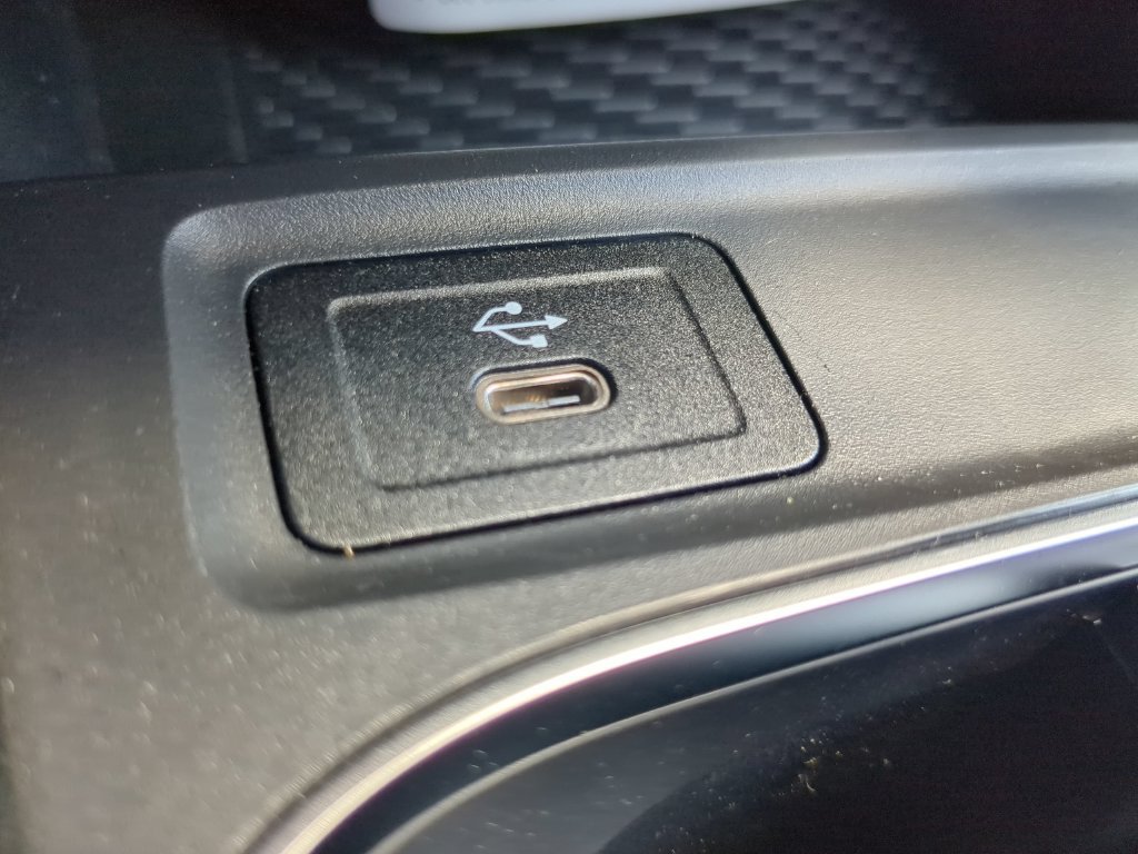 Used 2024 Mercedes-Benz GLB 35 AMG 4MATIC image 19