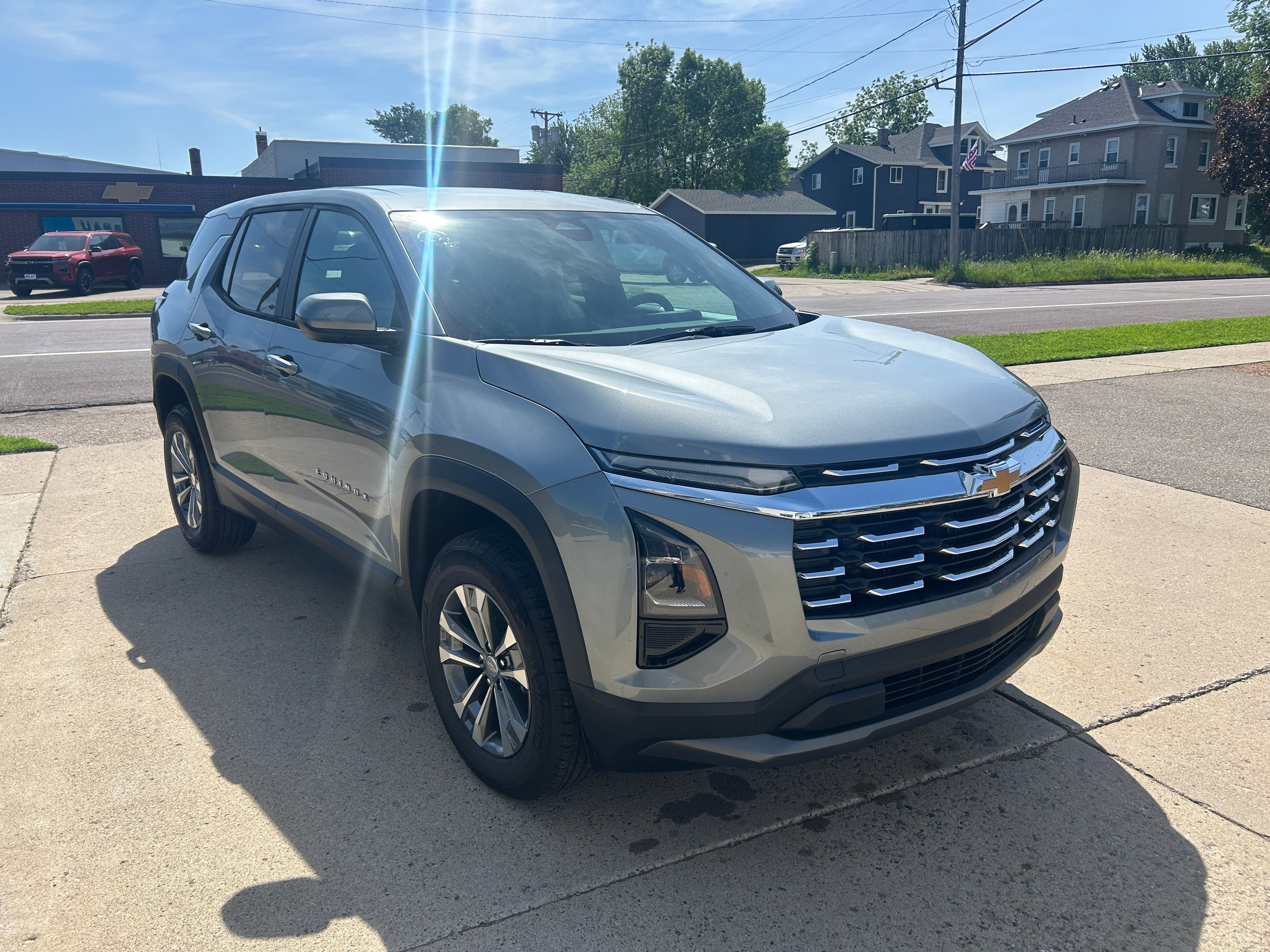 New 2026 Chevrolet Equinox LT w/ Convenience Package II AWD/4WD image 4
