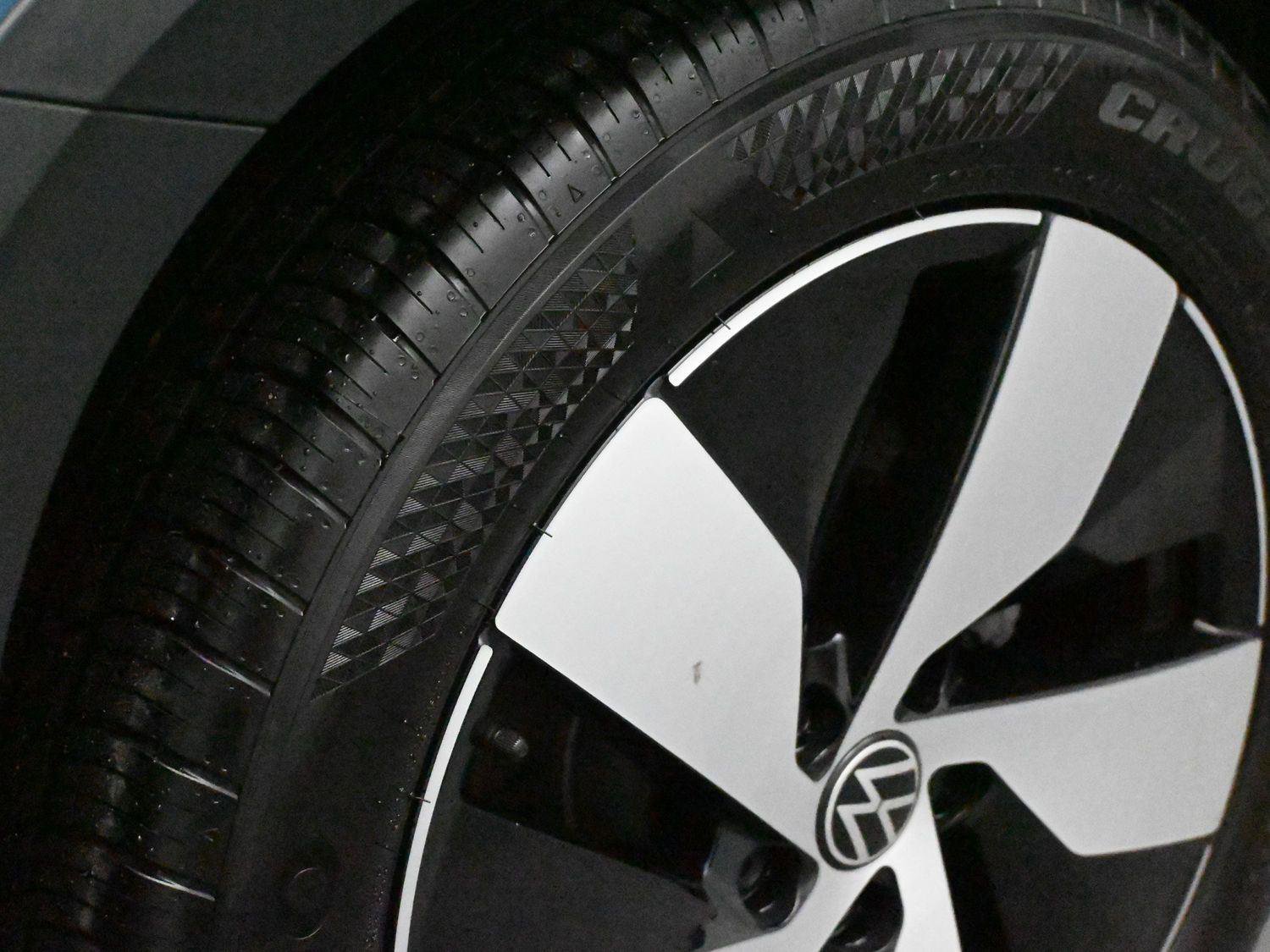 Certified 2025 Volkswagen Taos S AWD/4WD image 15