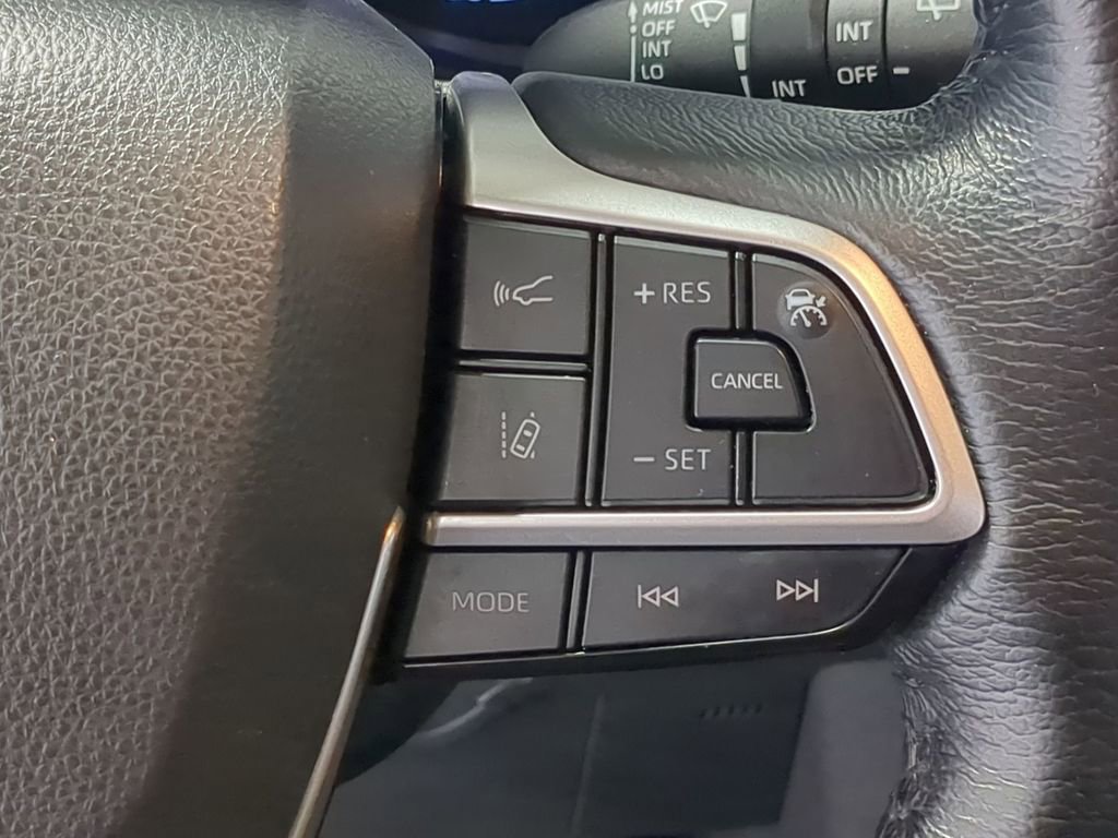 Used 2021 Toyota Sienna XLE FWD image 29