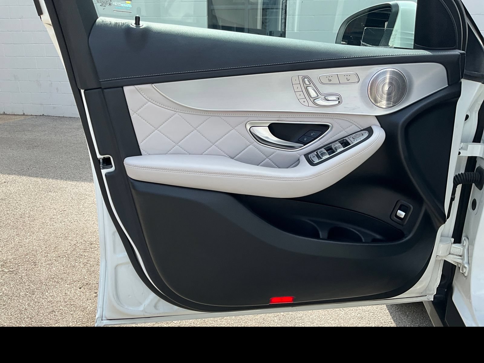 Used 2021 Mercedes-Benz GLC 300 4MATIC image 22
