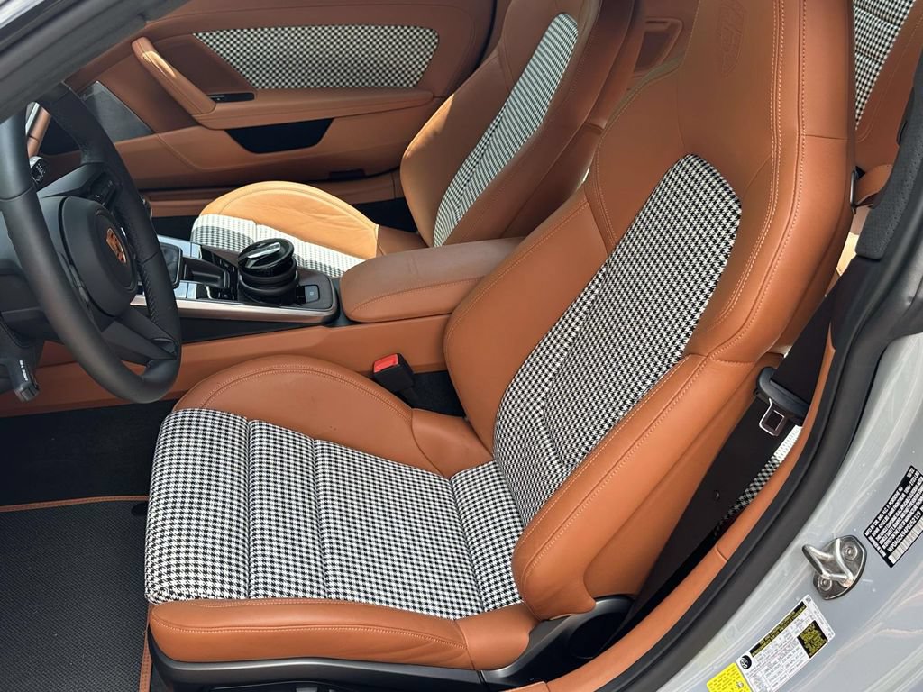 Used 2023 Porsche 911 Sport Classic RWD image 12