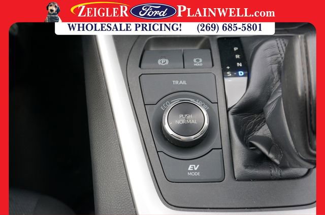 Used 2022 Toyota RAV4 XLE image 23