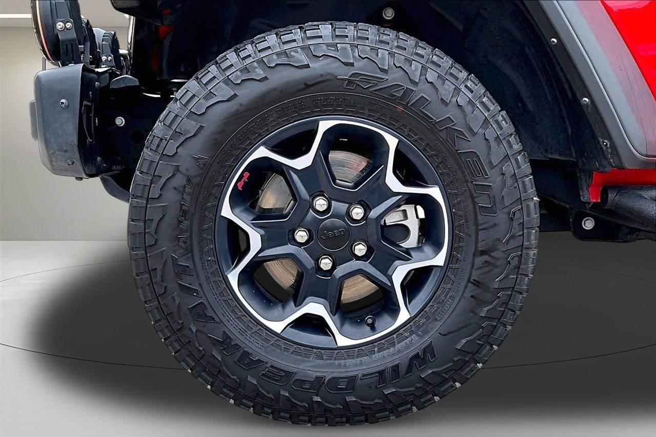 Used 2023 Jeep Gladiator Rubicon w/ LED Lighting Group AWD/4WD image 35