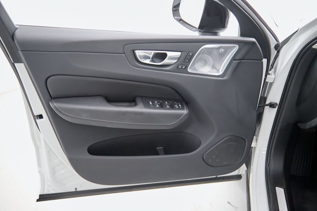 Certified 2023 Volvo XC60 B6 Ultimate w/ Climate Package AWD/4WD image 10