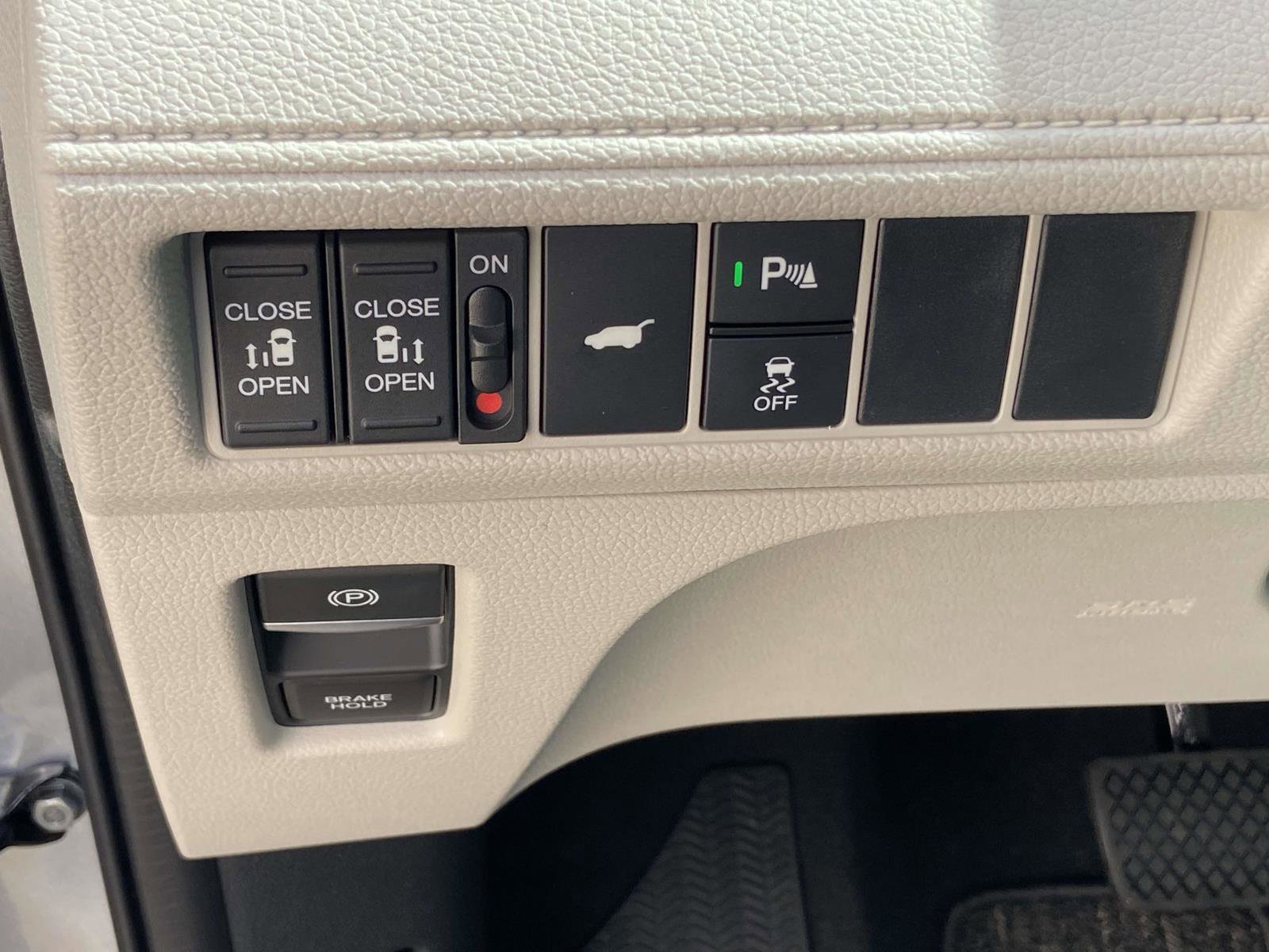 New 2026 Honda Odyssey Touring image 9