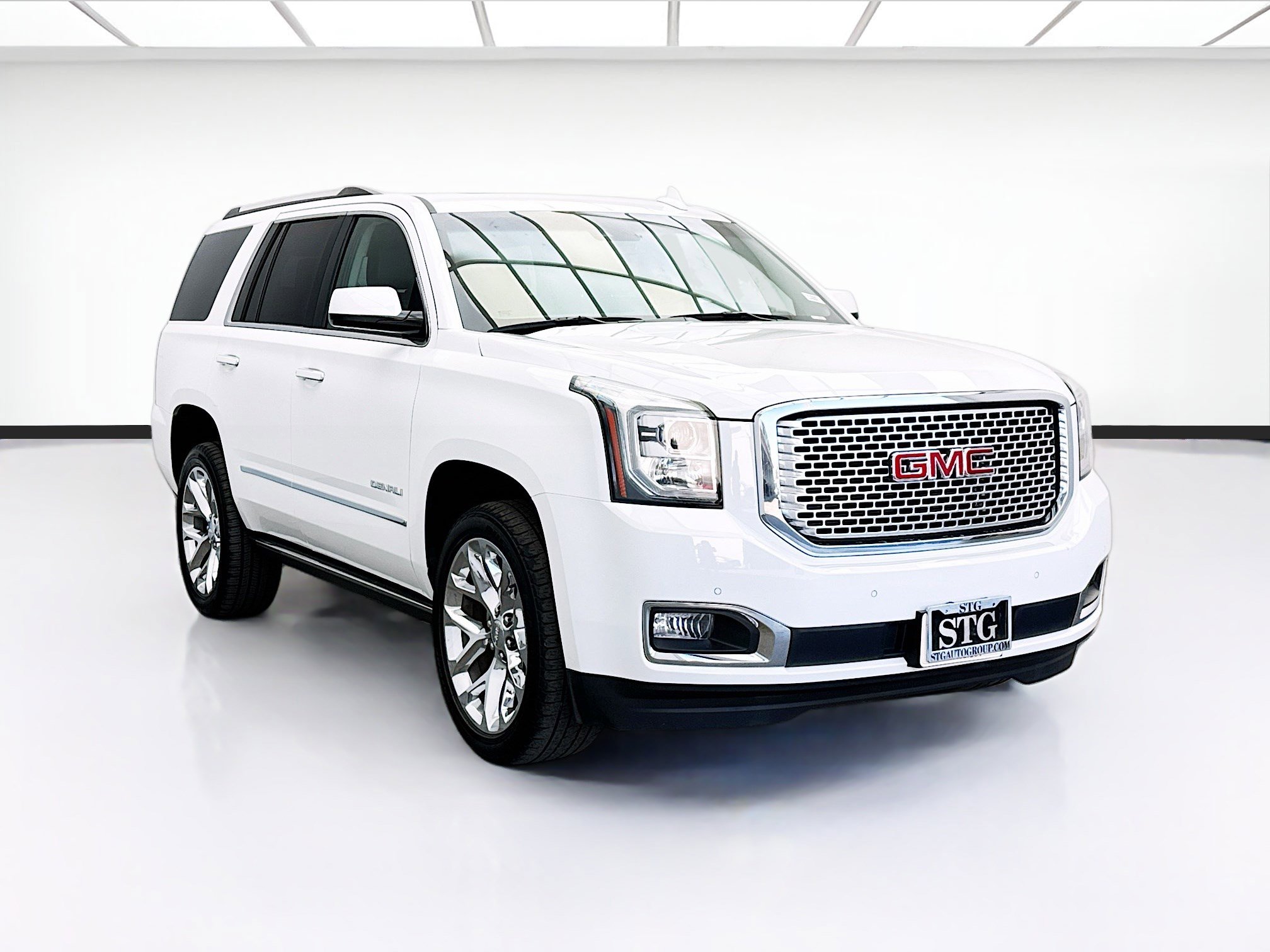 Used 2017 GMC Yukon Denali w/ Open Road Package image 3