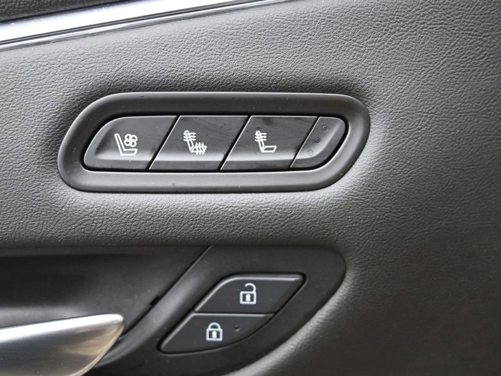 Used 2022 Cadillac Escalade ESV Premium Luxury image 26