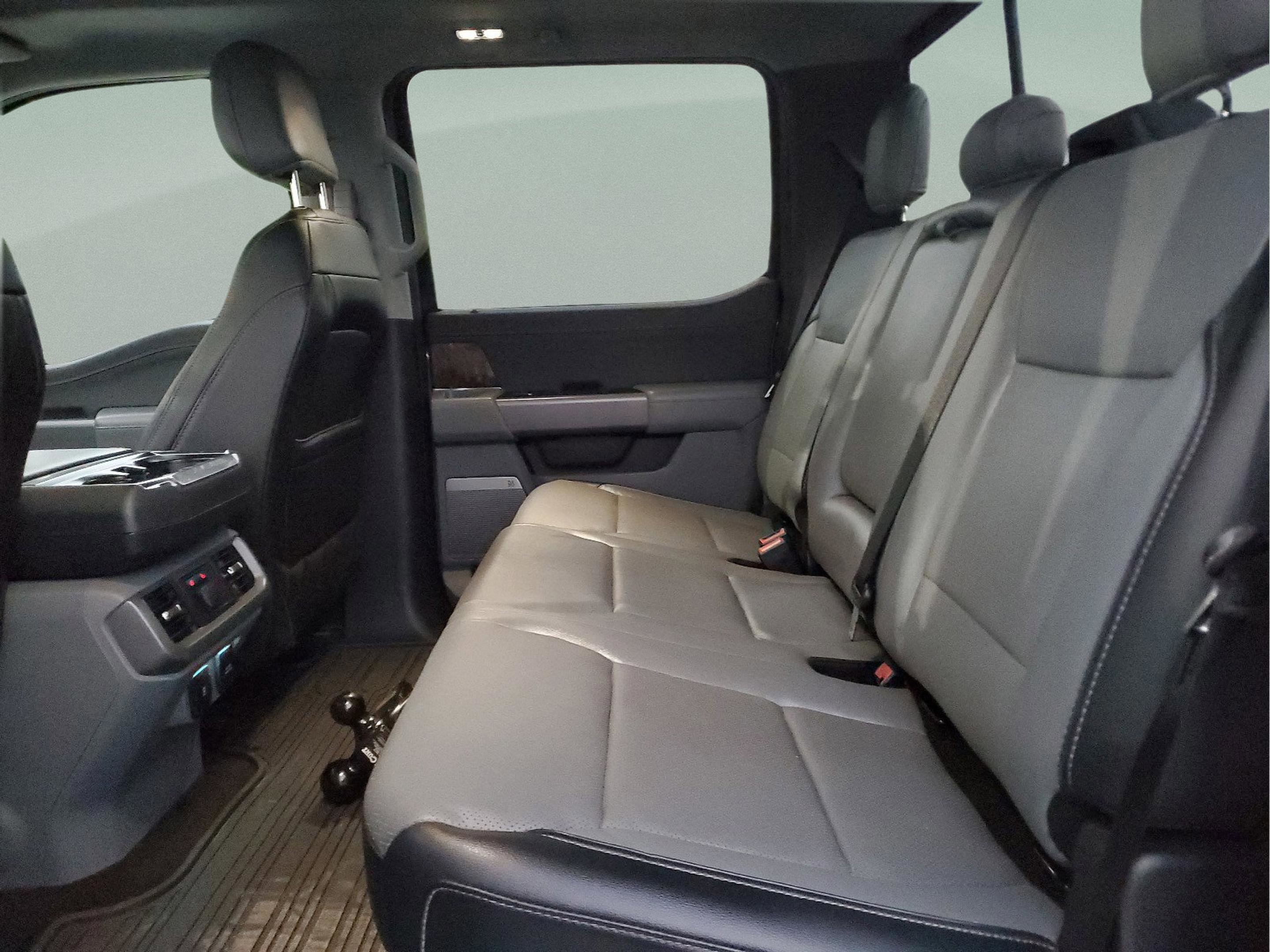 Used 2021 Ford F150 Lariat w/ Equipment Group 502A High image 10