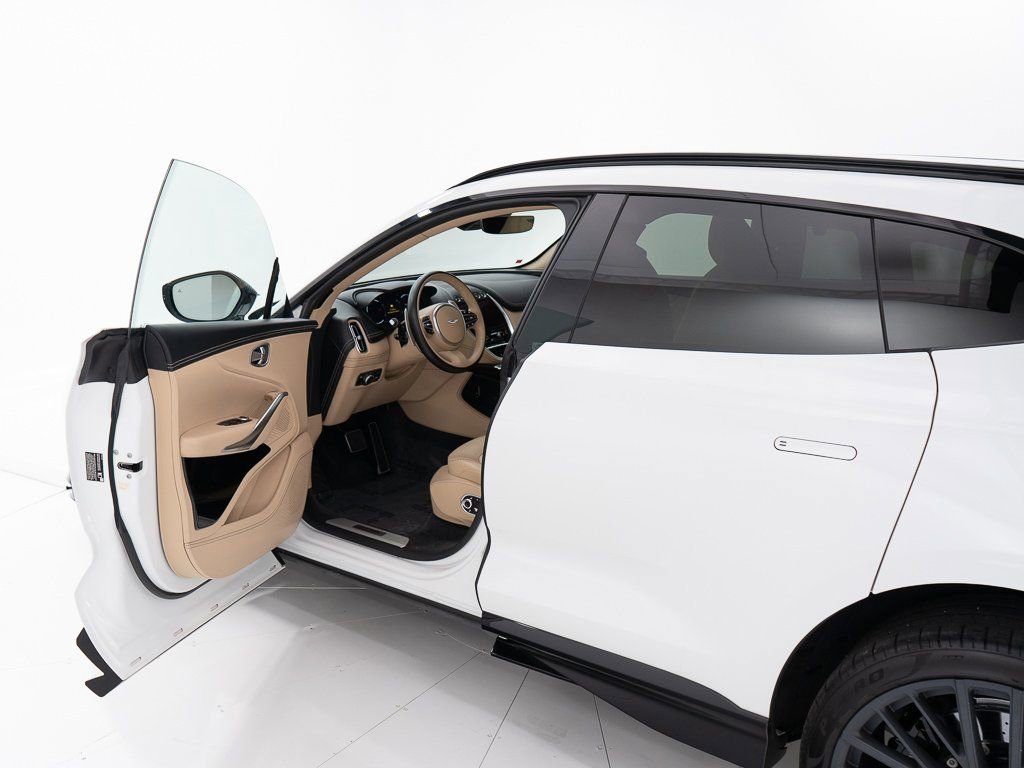 Used 2023 Aston Martin DBX 707 image 9