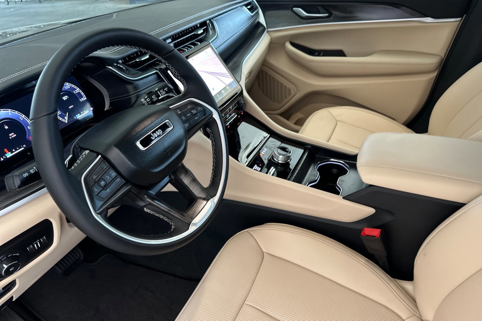 New 2025 Jeep Grand Cherokee L Limited w/ Luxury Tech Group II image 10